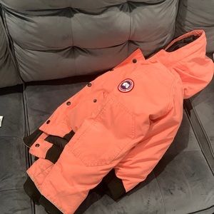 Canada Goose Color Peach fairly warn